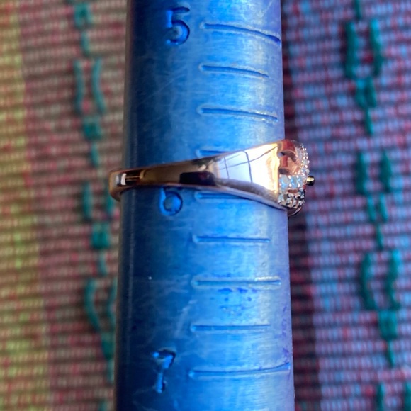 ❤️Gorgeous Rose Gold Tone Fashion CZ ring - Picture 8 of 10